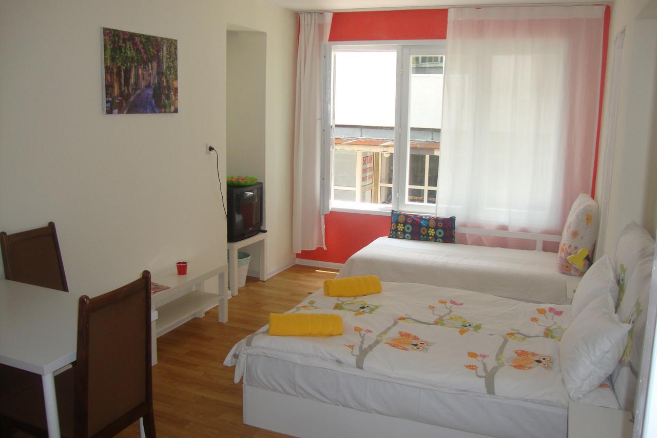 Guest Rooms Colours Kazanlak Kültér fotó